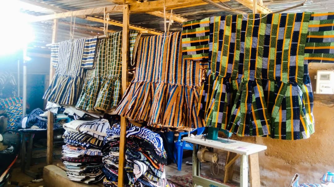 Gonja smock weaving